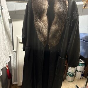 Vintage Long Black Leather Coat with Fur Collar